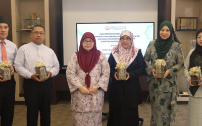 MAJLIS PENYERAHAN KURMA KURNIA PERIBADI KEBAWAH DULI YANG MAHA MULIA PADUKA SERI BAGINDA SULTAN DAN YANG DI-PERTUAN NEGARA BRUNEI DARUSSALAM SEMPENA BULAN RAMADHAN 1445H / 2024M